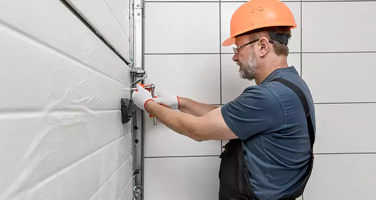 Emergency Garage Door Repair in Bellview, FL