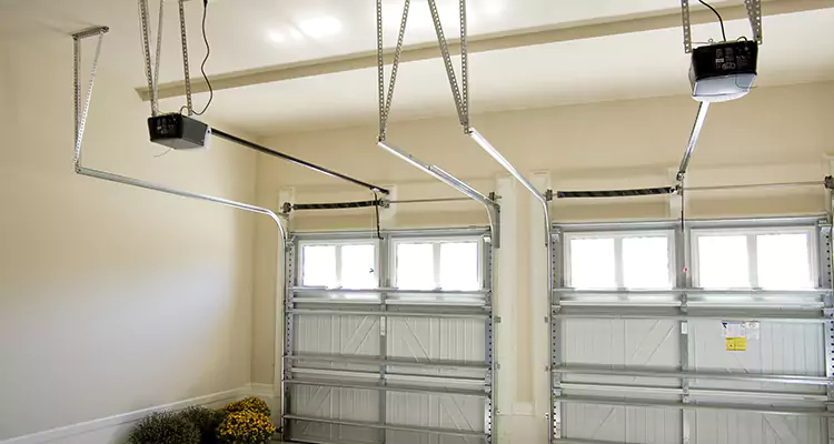 Residential Emergency Garage Door Repair in Bellview, FL